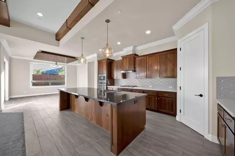 4125 Haleakala Ave, Redding, CA 96001 photo 8