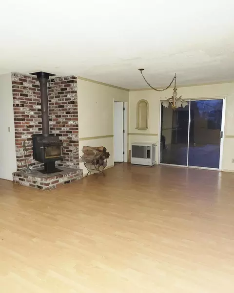 63 Donald St, Hayfork, CA 96041 photo 2