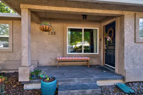 735 Gold St, Redding, CA 96001 photo 3
