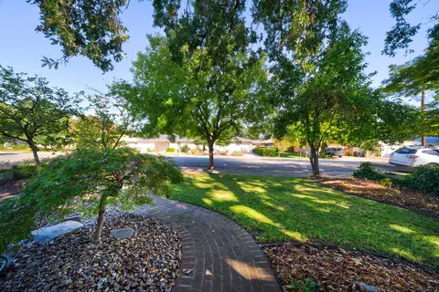 735 Gold St, Redding, CA 96001 photo 42
