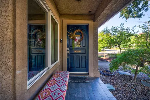 735 Gold St, Redding, CA 96001 photo 4