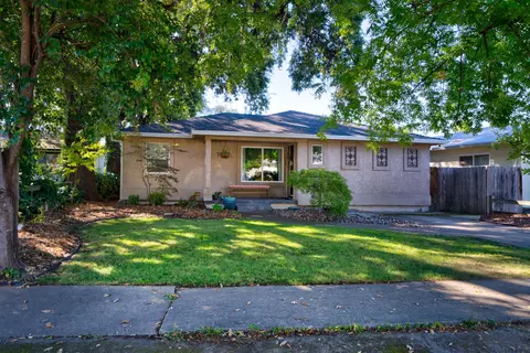735 Gold St, Redding, CA 96001