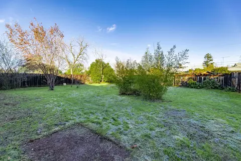 1113 Layton Rd, Redding, CA 96002 photo 11