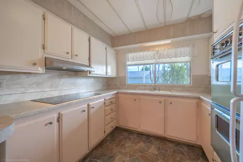1050 Deodar Way, Redding, CA 96003 photo 4
