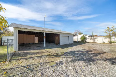 1050 Deodar Way, Redding, CA 96003 photo 44