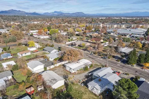 1050 Deodar Way, Redding, CA 96003 photo 35