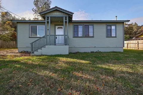 3444 West St, Redding, CA 96001