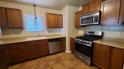 3175 Lawrence Rd, Redding, CA 96002 photo 4