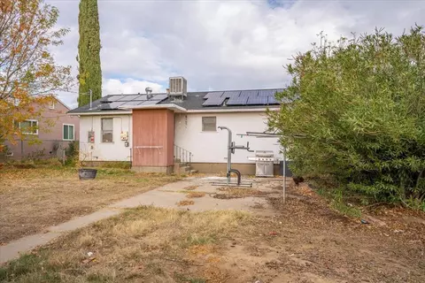 Exterior - 1605 Walbridge St, Red Bluff, CA 96080 photo 4 of 8