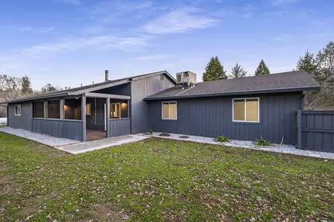 19638 King Salmon Ln, Redding, CA 96003 photo 23