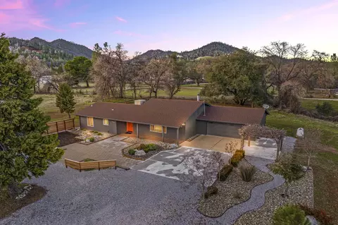 19638 King Salmon Ln, Redding, CA 96003 photo 3