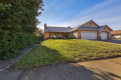 3122 Butterfly Ln, Shasta Lake, CA 96019