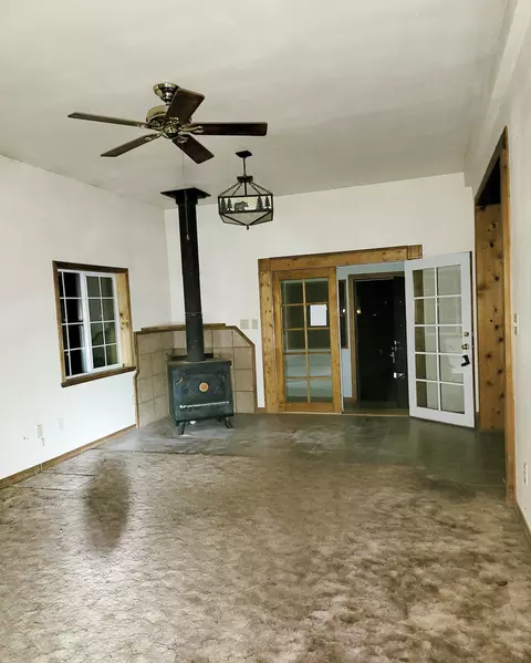 Exterior - 44961 Pine Shadows Rd, Mcarthur, CA 96056 photo 2 of 4