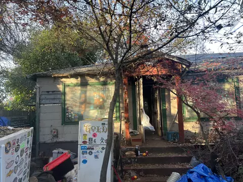 2488 California St, Redding, CA 96001