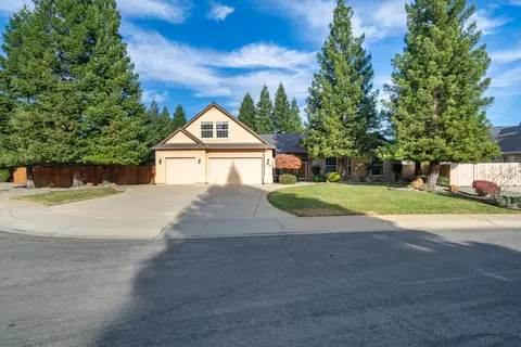 2748 Madison River Dr, Redding, CA 96002 photo 2