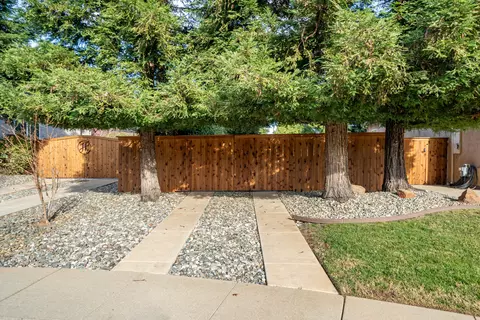 2748 Madison River Dr, Redding, CA 96002 photo 36