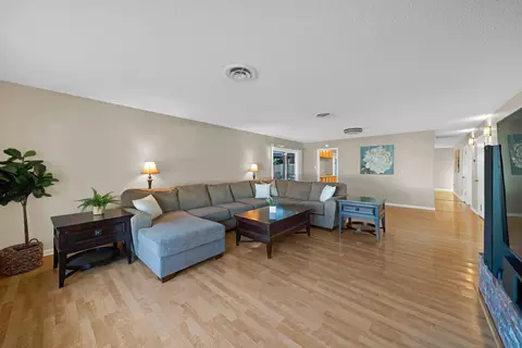 635 Orchard Estates Dr, Redding, CA 96001 photo 4