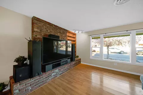635 Orchard Estates Dr, Redding, CA 96001 photo 5