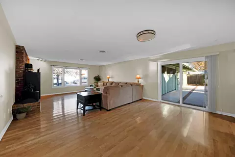 635 Orchard Estates Dr, Redding, CA 96001 photo 2