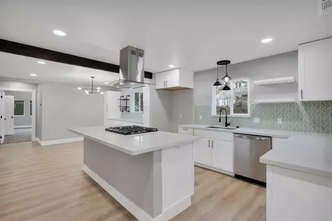 2465 Alexander Ave, Anderson, CA 96007