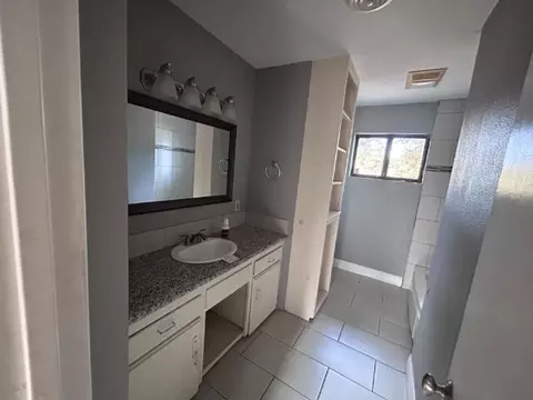 Bath - 2945 Pioneer Dr, Redding, CA 96001 photo 1 of 2