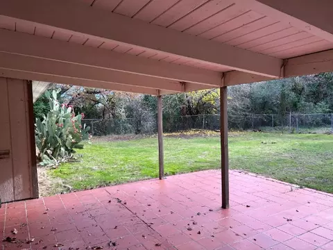 Exterior - 2945 Pioneer Dr, Redding, CA 96001 photo 3 of 7