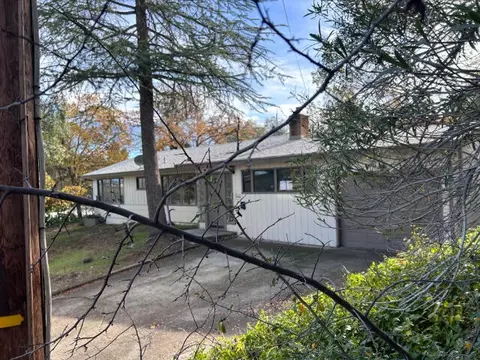 Exterior - 2945 Pioneer Dr, Redding, CA 96001 photo 2 of 7