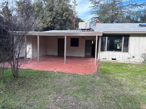 Exterior - 2945 Pioneer Dr, Redding, CA 96001 photo 5 of 7