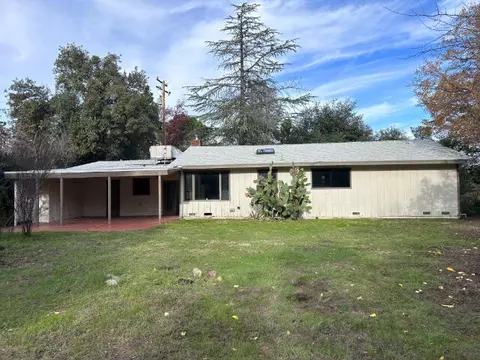 Exterior - 2945 Pioneer Dr, Redding, CA 96001 photo 4 of 7