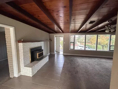 Living - 2945 Pioneer Dr, Redding, CA 96001 photo 2 of 4