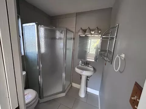 Bath - 2945 Pioneer Dr, Redding, CA 96001 photo 2 of 2