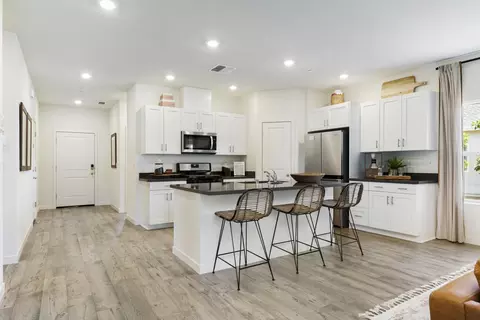 2552 Shumacher St, Redding, CA 96002 photo 2