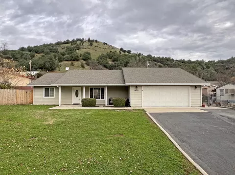 14821 Ravine Rd, Redding, CA 96003