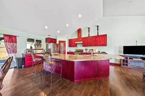 21570 Anron Ln, Redding, CA 96003 photo 4
