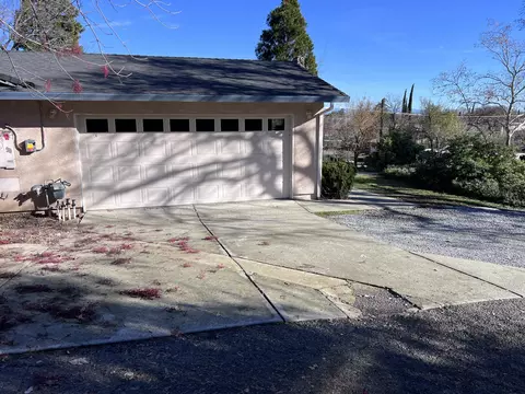 2416 Tehama St, Redding, CA 96001 photo 6