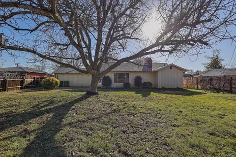 2146 Westwood Ave, Redding, CA 96001 photo 2