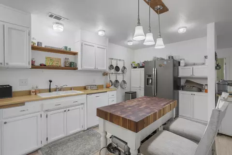 Kitchen - 12710 Encanto Way, Redding, CA 96003 photo 2 of 2