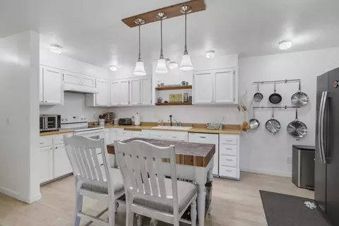 Kitchen - 12710 Encanto Way, Redding, CA 96003 photo 1 of 2