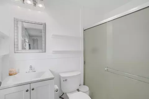 Bath - 12710 Encanto Way, Redding, CA 96003 photo 2 of 3