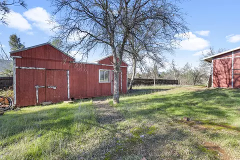 Exterior - 12710 Encanto Way, Redding, CA 96003 photo 9 of 12