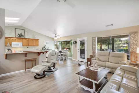 2653 Dawnridge Dr, Redding, CA 96001 photo 5
