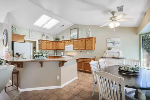 2653 Dawnridge Dr, Redding, CA 96001 photo 9
