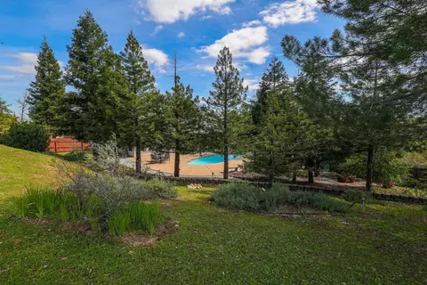 2653 Dawnridge Dr, Redding, CA 96001 photo 3