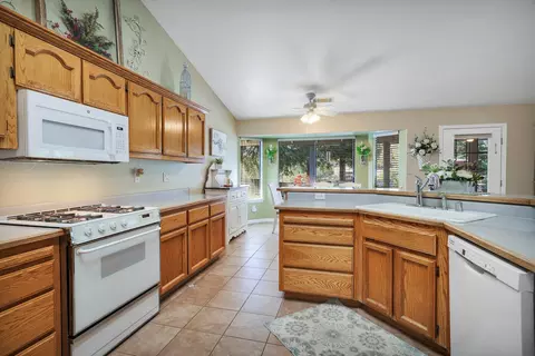 2653 Dawnridge Dr, Redding, CA 96001 photo 11