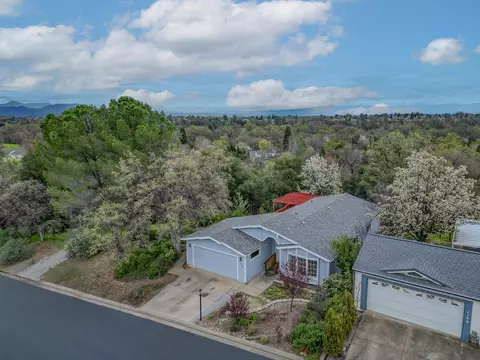 1205 Golden Gate Trl, Redding, CA 96003 photo 2