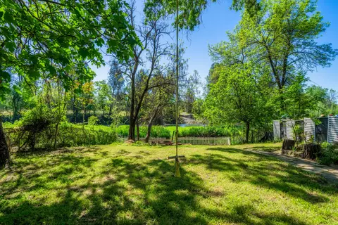Exterior - 3091 Island Dr, Redding, CA 96001 photo 5 of 7