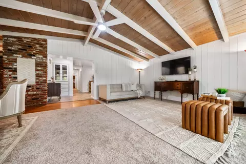 Bedroom - 3091 Island Dr, Redding, CA 96001 photo 1 of 5