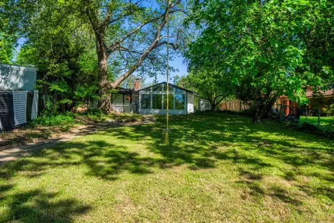 Exterior - 3091 Island Dr, Redding, CA 96001 photo 4 of 7