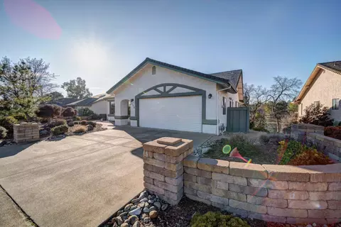 358 Vintage Path, Redding, CA 96003 photo 2