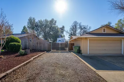 853 Oakmont Dr, Redding, CA 96003 photo 27